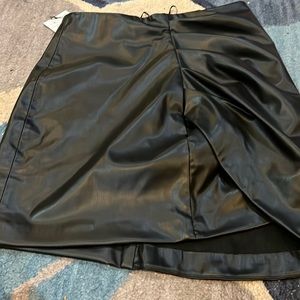 New Zara black skirt